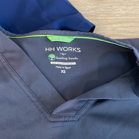 HH Works Men’s Scrub Top - Picture 2 of 4